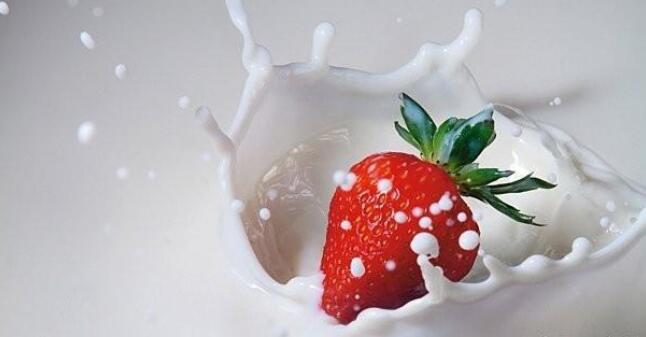 1652342107801440.jpg 美麗的水花牛奶攝影創(chuàng)意技巧